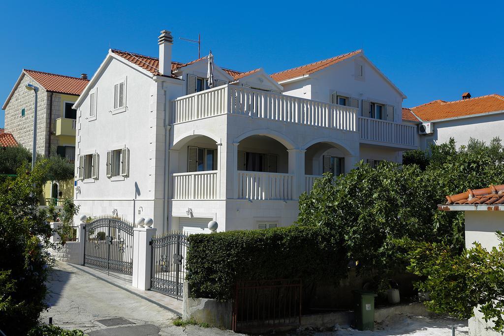Apartments Manda Supetar Buitenkant foto
